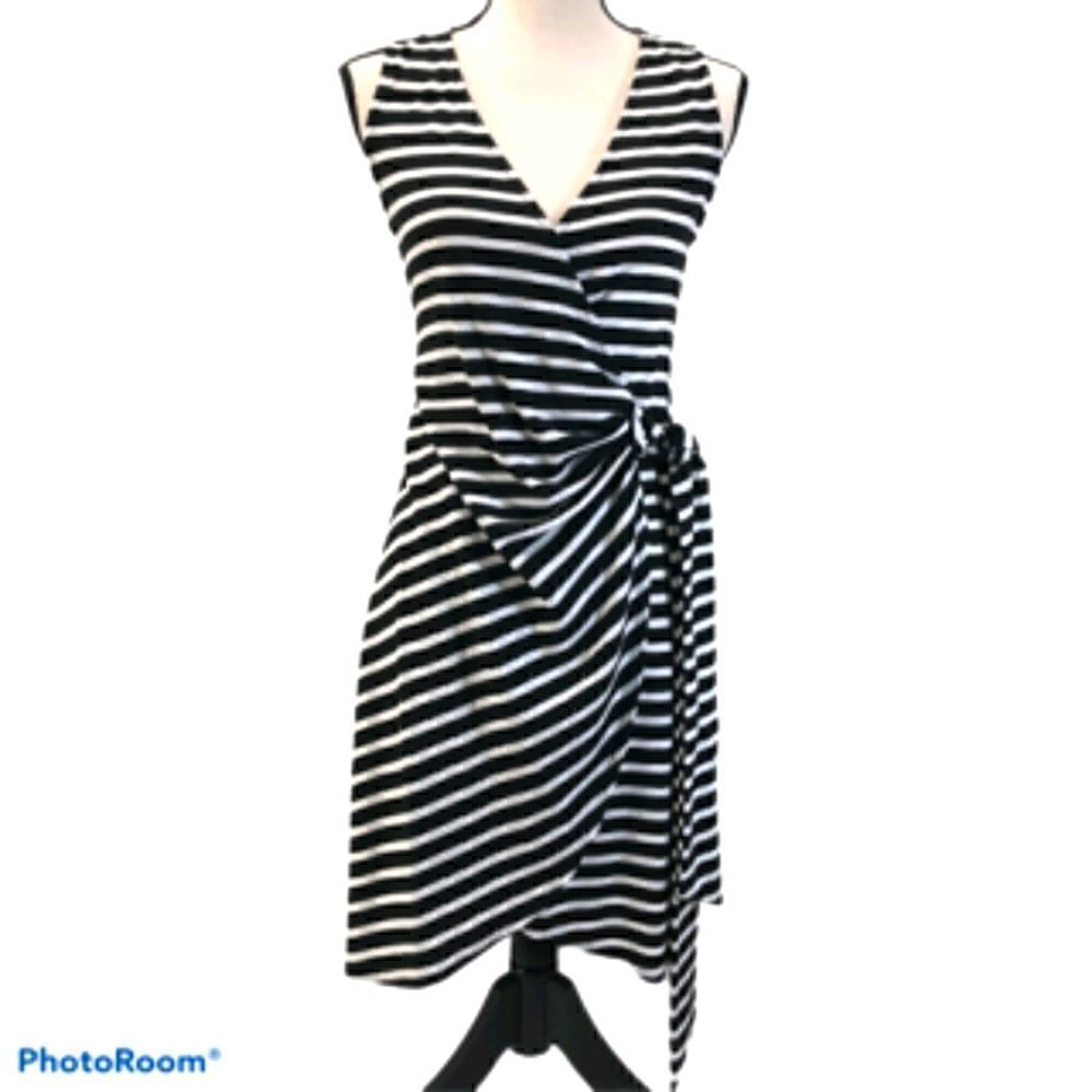 Casual Couture by Green Envelope Wrap Dress. Size S.